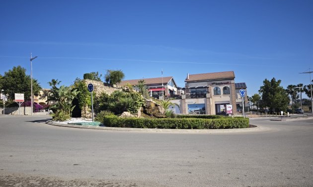Resale - Villa -
Algorfa - La Finca Golf
