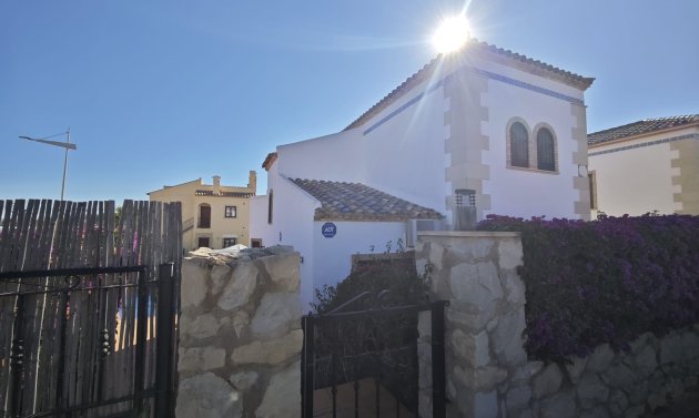 Resale - Villa -
Algorfa - La Finca Golf