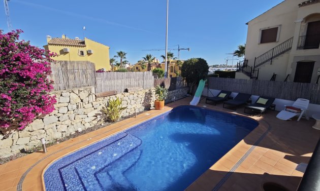 Resale - Villa -
Algorfa - La Finca Golf