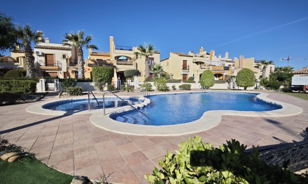 Resale - Villa -
Algorfa - La Finca Golf