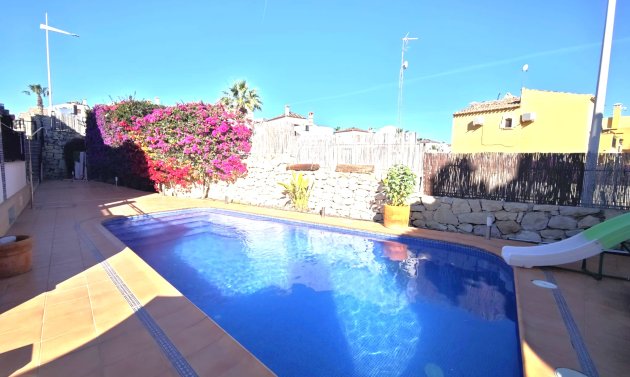 Resale - Villa -
Algorfa - La Finca Golf