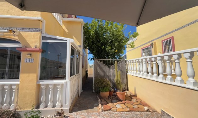 Wiederverkauf - Semi Detached Villa -
Cabo Roig - Cabo Roig>La Regia