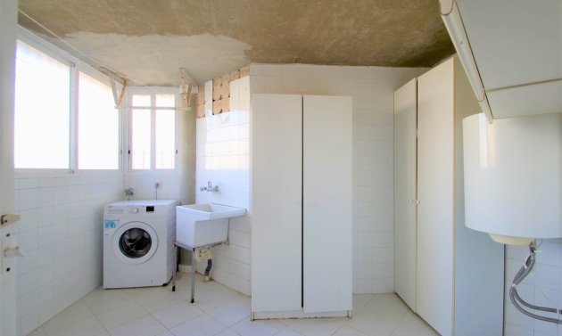 Resale - Villa -
Alicante - Campoamor