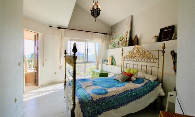 Resale - Villa -
Alicante - Campoamor