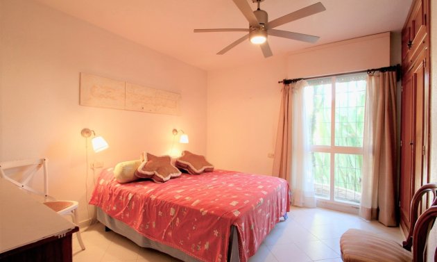 Resale - Villa -
Alicante - Campoamor
