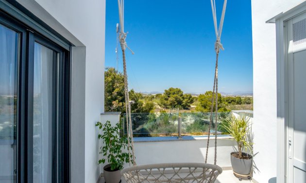 Reventa - Villa -
Villamartín - Villamartin