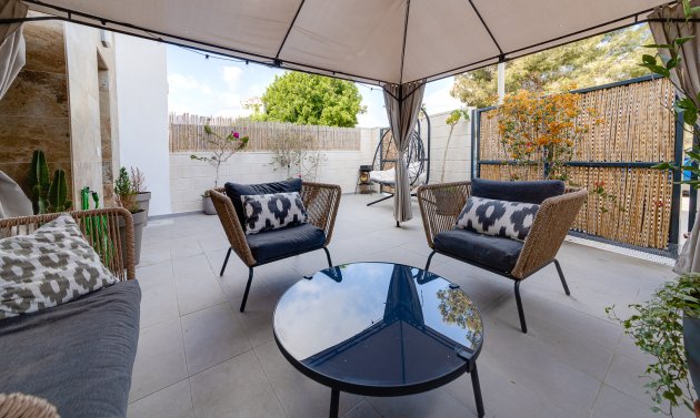 Reventa - Villa -
Villamartín - Villamartin