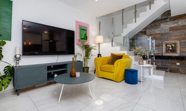 Reventa - Villa -
Villamartín - Villamartin