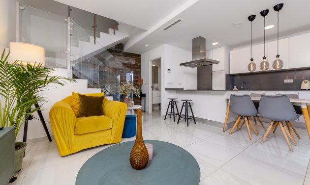 Reventa - Villa -
Villamartín - Villamartin