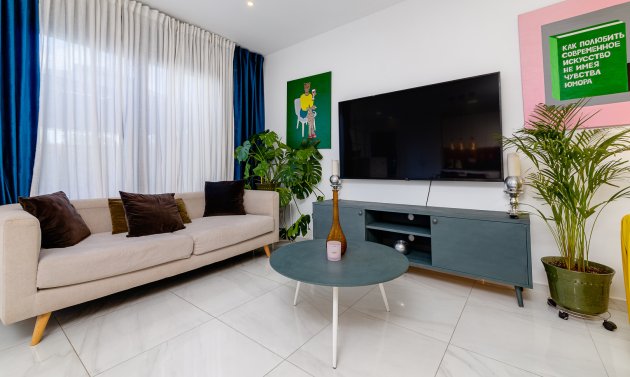Reventa - Villa -
Villamartín - Villamartin