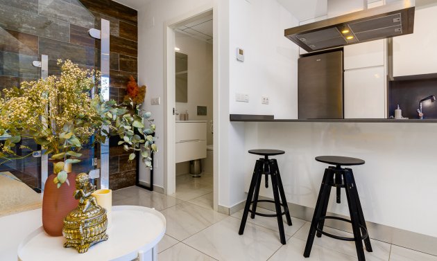Reventa - Villa -
Villamartín - Villamartin