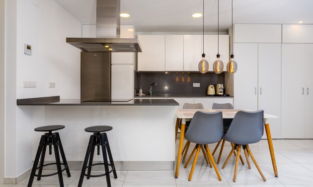 Reventa - Villa -
Villamartín - Villamartin