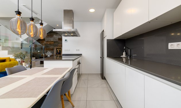 Reventa - Villa -
Villamartín - Villamartin