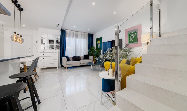 Reventa - Villa -
Villamartín - Villamartin