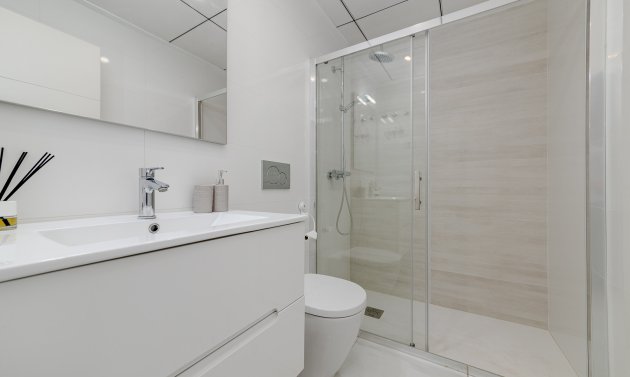 Reventa - Villa -
Villamartín - Villamartin