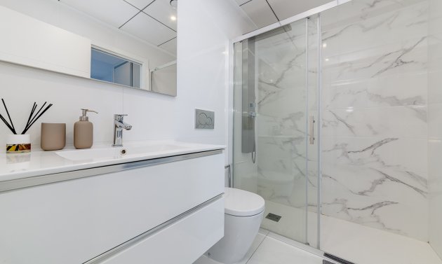 Reventa - Villa -
Villamartín - Villamartin