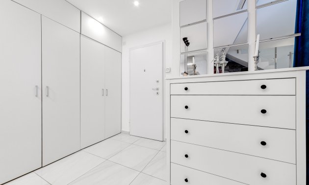 Reventa - Villa -
Villamartín - Villamartin