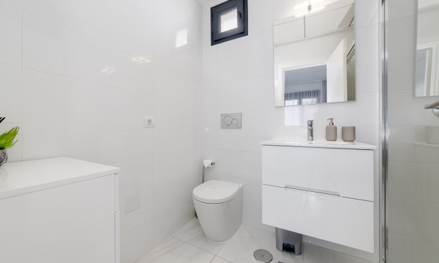 Reventa - Villa -
Villamartín - Villamartin