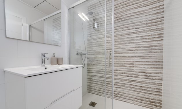 Reventa - Villa -
Villamartín - Villamartin