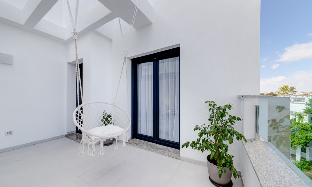 Reventa - Villa -
Villamartín - Villamartin