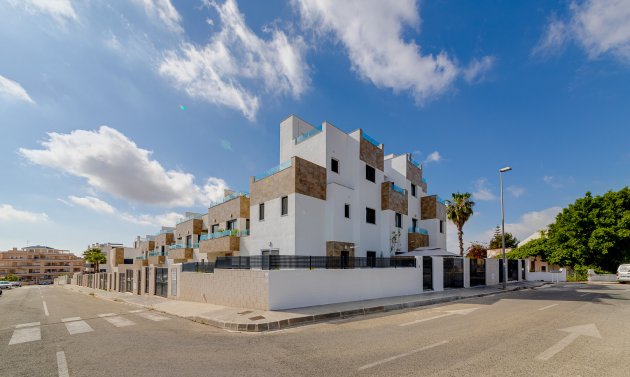 Reventa - Villa -
Villamartín - Villamartin