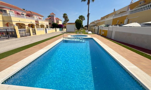 Resale - Villa -
Cabo Roig - Cabo Roig>La Regia
