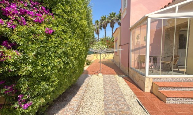 Resale - Villa -
Cabo Roig - Cabo Roig>La Regia