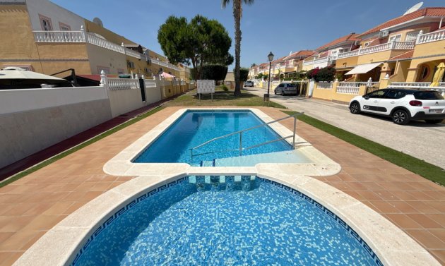 Resale - Villa -
Cabo Roig - Cabo Roig>La Regia