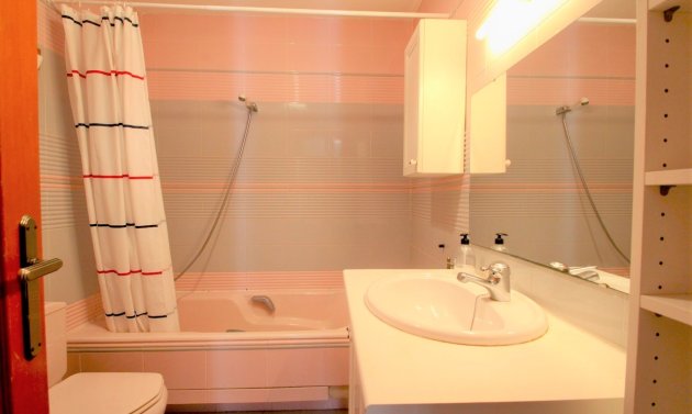 Resale - Villa -
Alicante - Campoamor