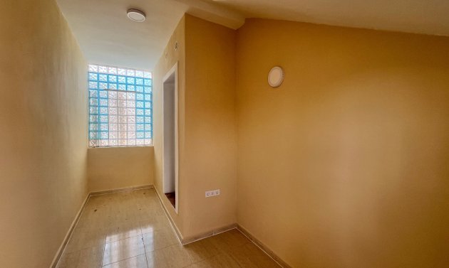Reventa - Apartamento -
Playa Flamenca - Res. San Antonio