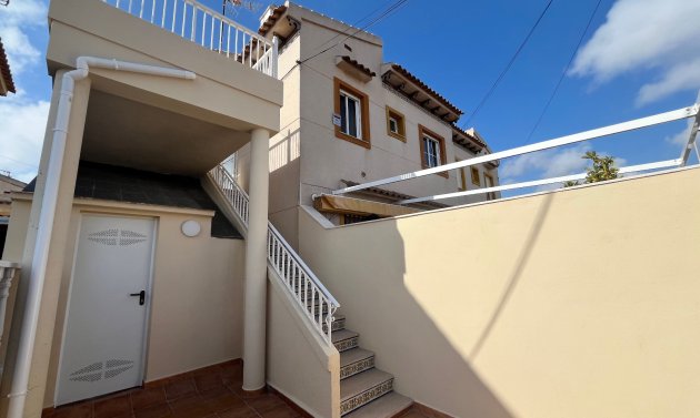 Reventa - Apartamento -
Playa Flamenca - Res. San Antonio