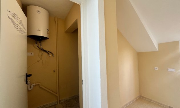 Reventa - Apartamento -
Playa Flamenca - Res. San Antonio
