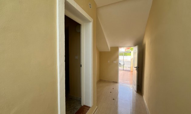 Reventa - Apartamento -
Playa Flamenca - Res. San Antonio