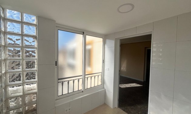 Reventa - Apartamento -
Playa Flamenca - Res. San Antonio