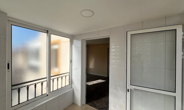 Reventa - Apartamento -
Playa Flamenca - Res. San Antonio
