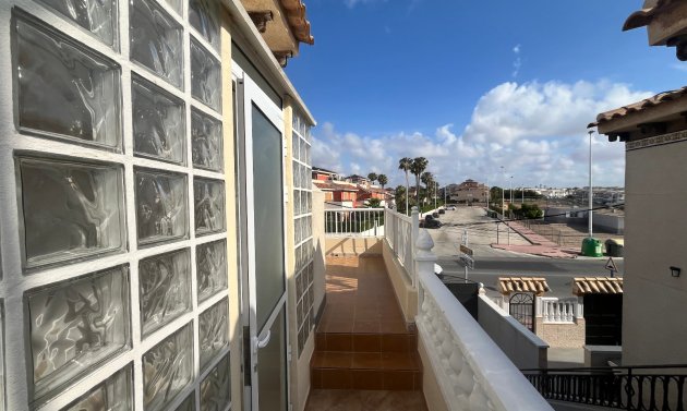 Reventa - Apartamento -
Playa Flamenca - Res. San Antonio