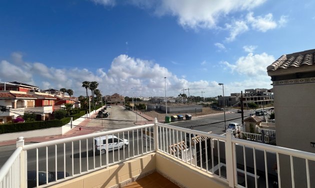 Reventa - Apartamento -
Playa Flamenca - Res. San Antonio