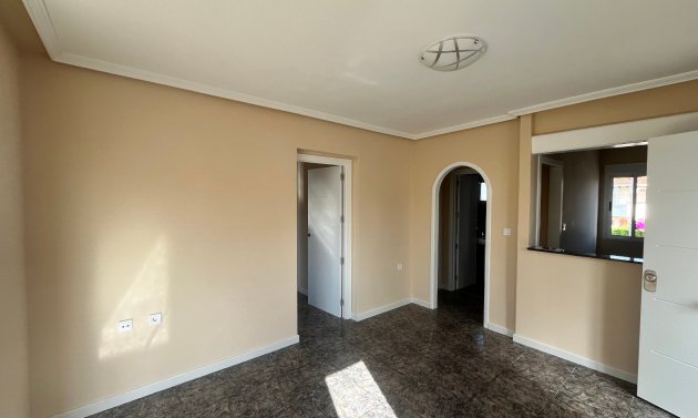 Reventa - Apartamento -
Playa Flamenca - Res. San Antonio