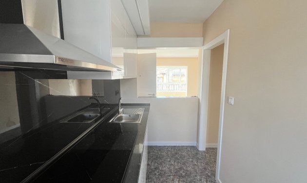 Reventa - Apartamento -
Playa Flamenca - Res. San Antonio