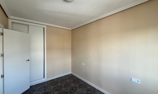 Reventa - Apartamento -
Playa Flamenca - Res. San Antonio