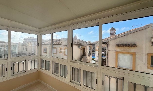 Reventa - Apartamento -
Playa Flamenca - Res. San Antonio