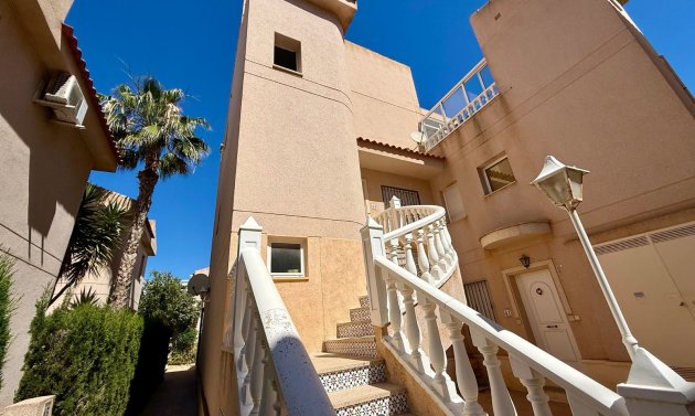 Resale - Duplex -
Orihuela Costa - Playa Flamenca