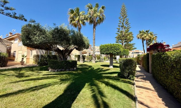 Resale - Duplex -
Orihuela Costa - Playa Flamenca
