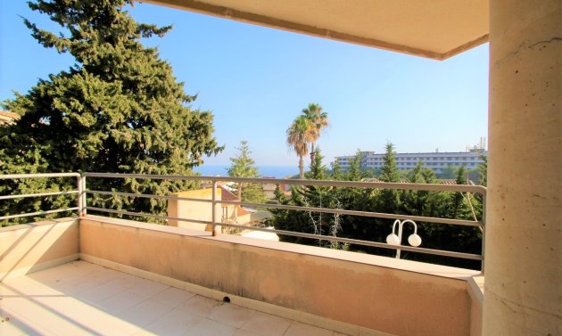 Resale - Villa -
Alicante - Campoamor