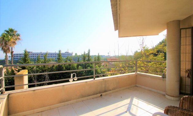 Resale - Villa -
Alicante - Campoamor