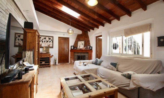 Resale - Villa -
Fortuna
