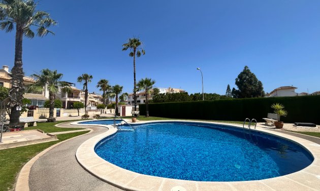Wiederverkauf - Quad House -
Playa Flamenca - Jumilla