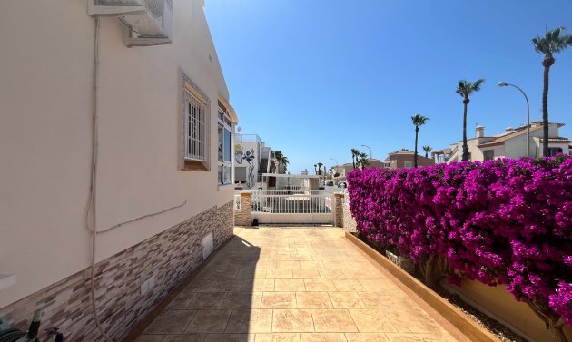 Wiederverkauf - Quad House -
Playa Flamenca - Jumilla