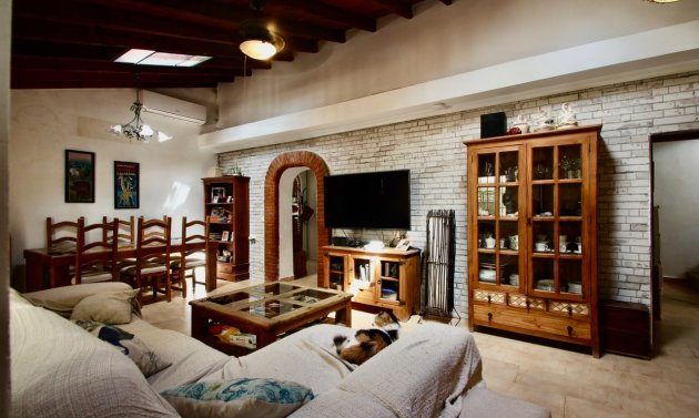 Resale - Villa -
Fortuna
