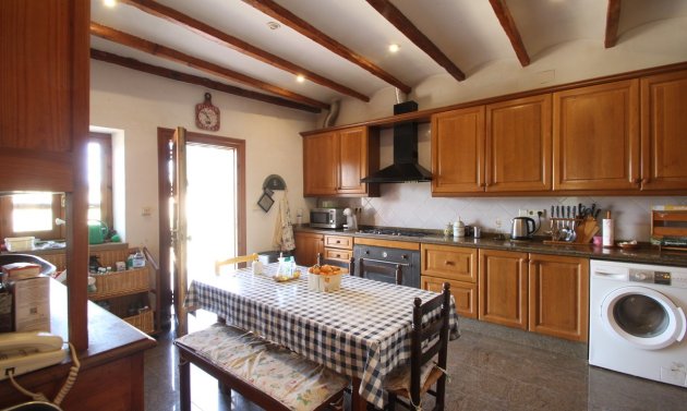 Resale - Villa -
Fortuna